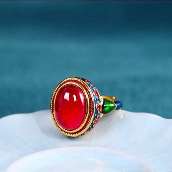 Vintage-Inspired Red Gemstone and Enamel Ring - Picture 4 of 7